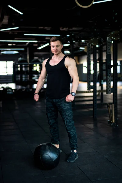 Young Lifestyle Bodybuilder Muscular Strong Man Working Out Gym — Stockfoto