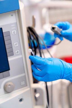 Tıbbi steril diş bakım aletleri. Klinik özel diş aletleri.