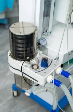 Havalandırma için acil durum modern ekipmanı. Ameliyat teknolojileri.