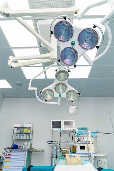 Hospital Modern Surgery Equipment Blue Cast Light Represent Purity Clinical — Fotografia de Stock