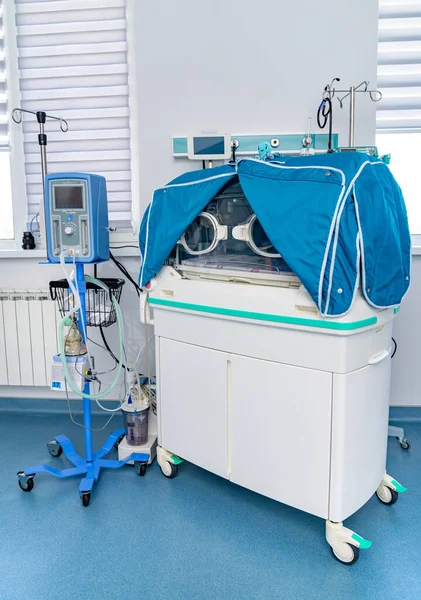 Hospital Baby Emergency Room Closeup Infant Incubator Technology Medical Center — стоковое фото