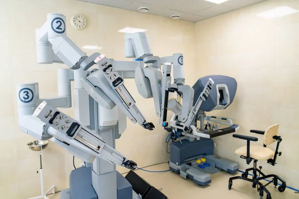 Surgical operation robot. Robotic da vinci surgery.
