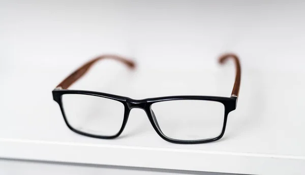 Κομψά Μοντέρνα Γυαλιά Όρασης Αξεσουάρ Για Μάτια Λευκό Φόντο — Φωτογραφία Αρχείου