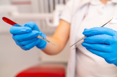 Profesyonel tıp ortodonti aletleri. Tıbbi dişçilik ekipmanları.