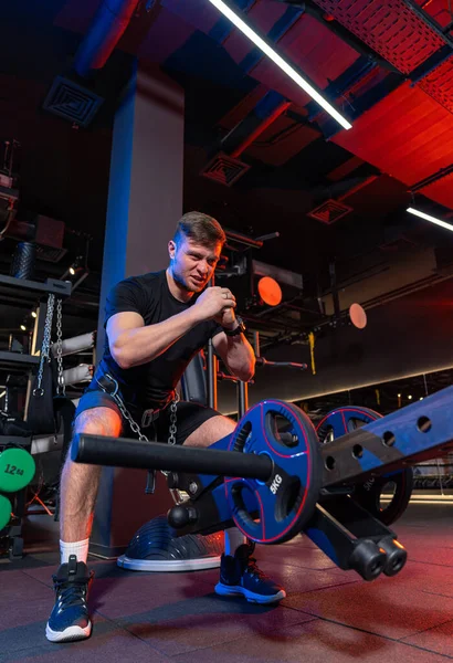 Athletischer Muskulöser Sportler Beim Sport Starker Junger Mann Trainiert Hart — Stockfoto