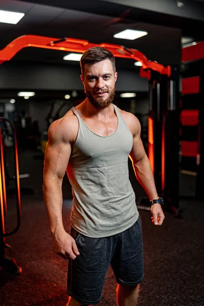 Junge Männliche Fitness Model Bodybuilder Starker Mann Fitnessstudio — Stockfoto