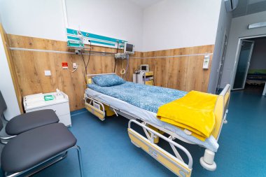 İçi boş, rahat bir koğuş. Modern hastane dinlenme odası.