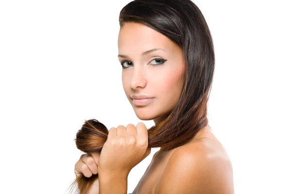 Skönhet brunett med blanka friska hår. — Stockfoto
