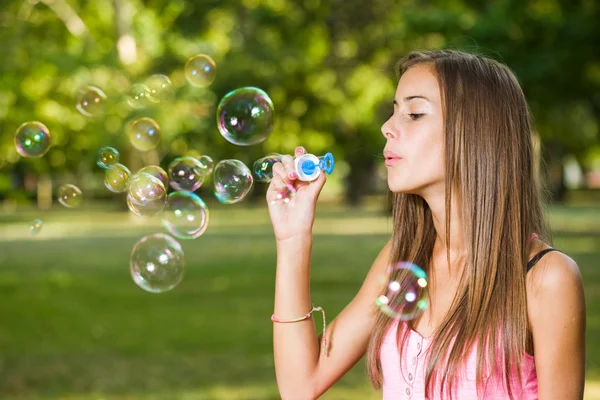 Schattig zeepbel blower. — Stockfoto