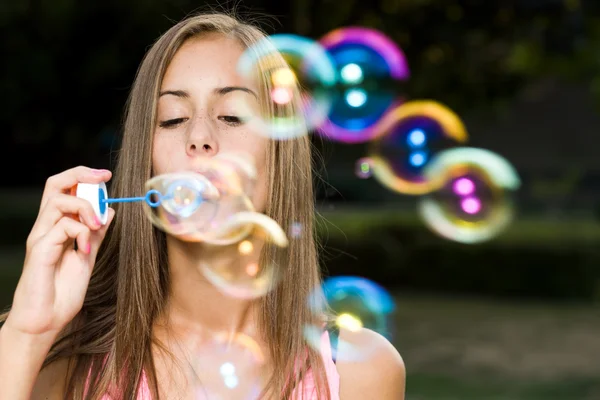 Verträumtes Bubble Girl. lizenzfreie Stockbilder