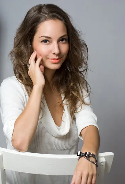 Emotionele jonge brunette. Rechtenvrije Stockafbeeldingen