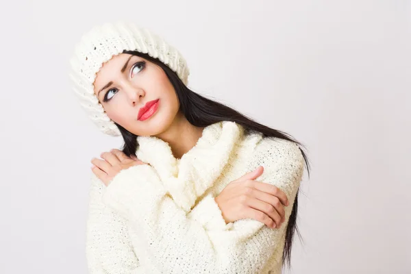 若い女性の冬のファッション — ストック写真