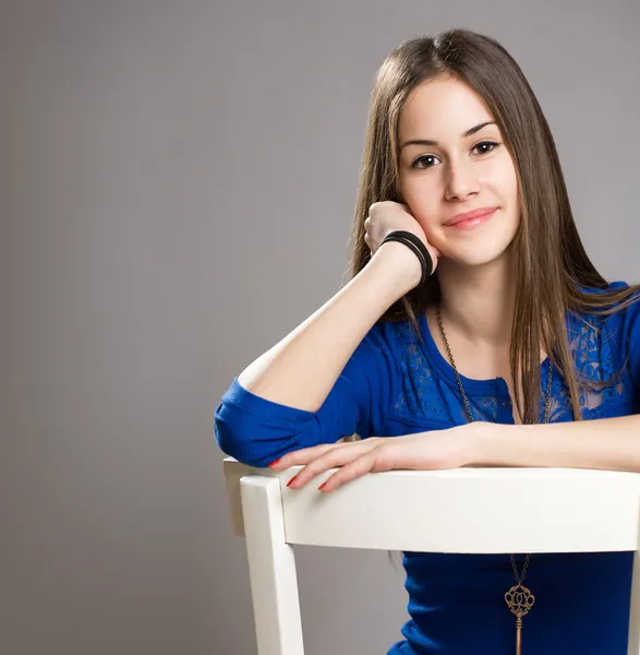 Ausdrucksstarke junge Schönheit. — Stockfoto