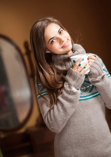 Uma xícara de bebida quente . — Fotografia de Stock