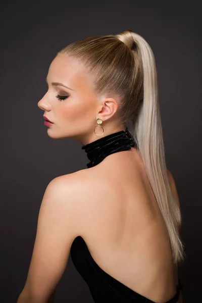 Studio Portret Pięknej Młodej Blondynki Model Porfessional Makijażu — Zdjęcie stockowe