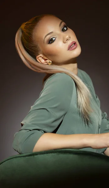 Studio Portrét Krásné Mladé Blond Modelky Porfesionální Make — Stock fotografie