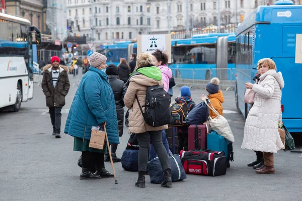 Budapest Hongarije Maart 2022 Oekraïne Oorlogsvluchtelingen Aankomen Het Station Begroet — Stockfoto