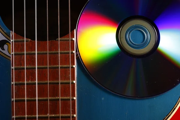 Gitarre und CD — Stockfoto