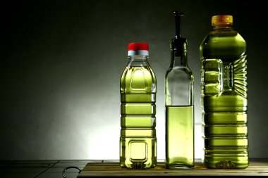 pişirme yağı farklı şişelerde