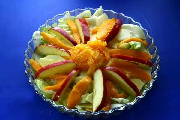 Frutos frescos e salada de legumes — Fotografia de Stock