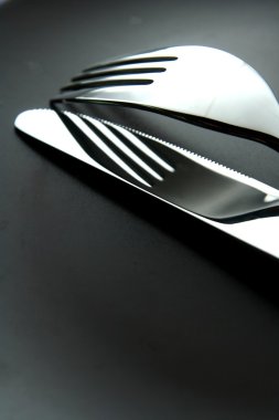 Çatal, bıçak ve plaka