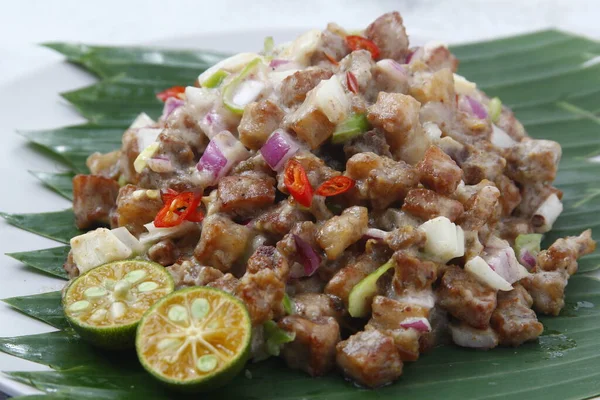 Foto Comida Filipina Recién Hecha Llamada Sisig Cerdo Cerdo Picado — Foto de Stock