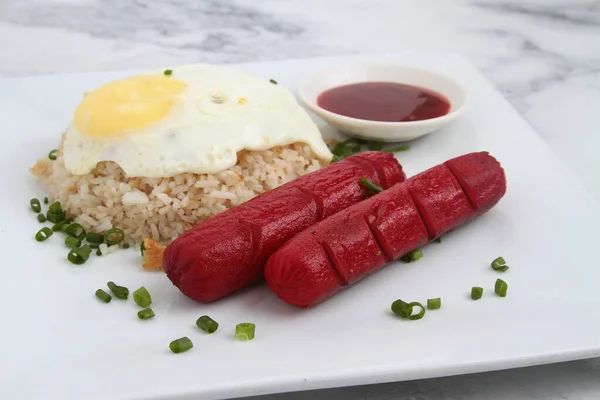Foto Van Vers Gekookt Filipijns Eten Genaamd Hotsilog Hotdog Geserveerd — Stockfoto