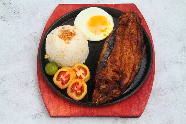 Fotof Makanan Filipina Yang Baru Dimasak Disebut Bangsilog Atau Bangus — Stok Foto