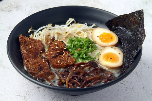 Photo Freshly Cooked Japanese Food Called Tonkotsu Ramen Ramen Noodles — Φωτογραφία Αρχείου