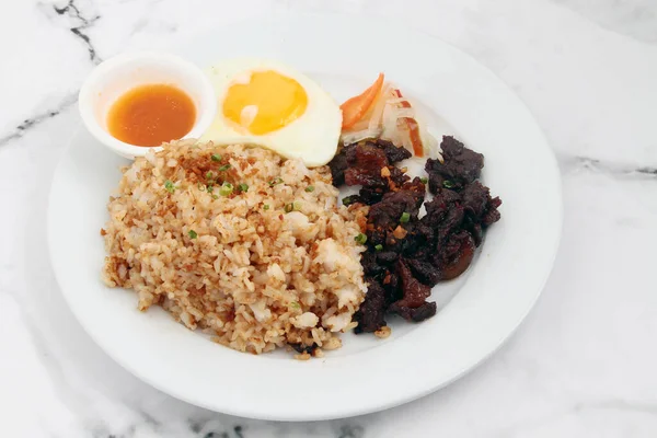 Photo Freshly Cooked Filipino Food Called Tapsilog Thin Beef Slices — Stok Foto