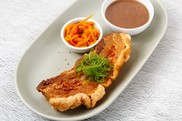 Photo Freshly Cooked Filipino Food Called Bagnet Deep Fried Crispy — Stockfoto