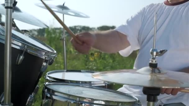 Unidentified Professional Drummer Emotionally Playing Drum Kit Outdoors Sunny Summer — Stok Video