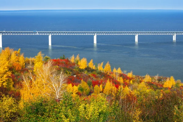 Bridge across the Volga River. Russia. — Stock Photo, Image