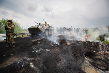 Kramatorsk, Ukrayna. 02.05.2014.? heckpoint Andreevka köyü yakınlarında.