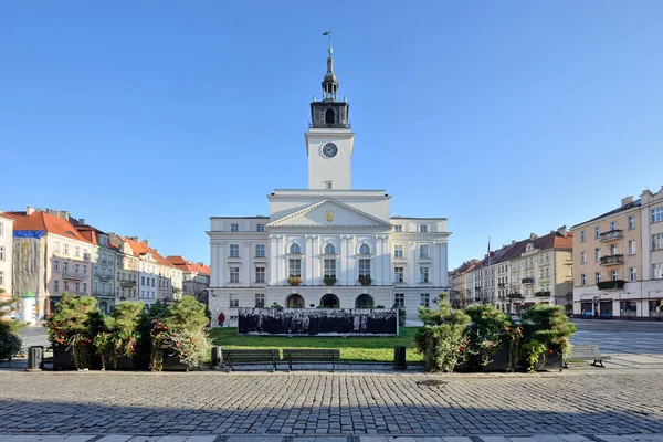 波兰Kalisz的老市政厅和市政厅 — 图库照片