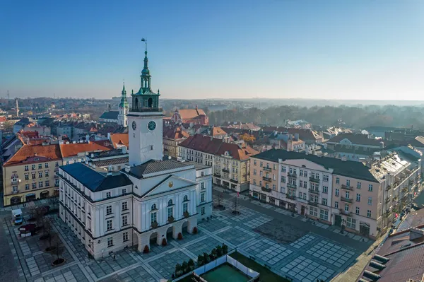 波兰Kalisz的老市政厅和市政厅 — 图库照片