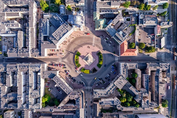 Polonya 'nın Lodz kenti - Özgürlük Meydanı manzarası
