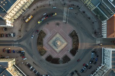 Polonya 'nın Lodz kenti - Özgürlük Meydanı manzarası