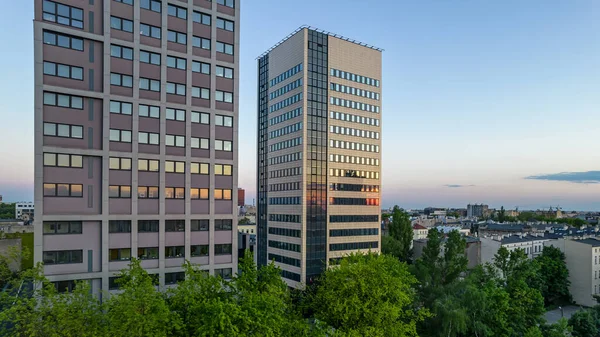 Lodz şehrindeki Dış Ticaret Merkezi 'nin gökdelenleri.