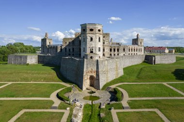 Krzyztopor Kalesi harabeleri, Ujazd, Polonya