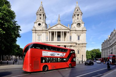 Otobüsler - Londra, İngiltere 'ye Ulaşım.
