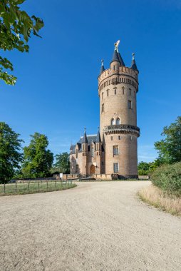 Babelsberg Park 'taki Flatow Kulesi, Potsdam, Almanya.