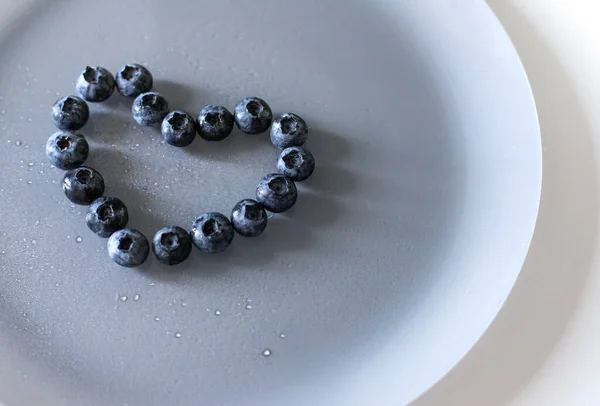 Blueberry Heart Plate Imágenes De Stock Sin Royalties Gratis