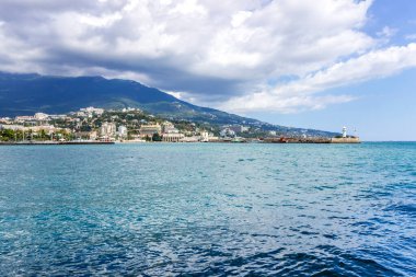 Yalta şehrinin deniz seti.