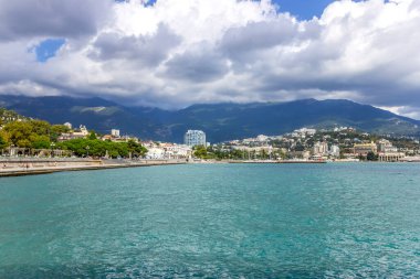 Yalta şehrinin deniz seti.