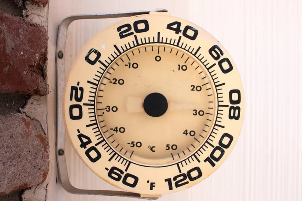 Old Outdoor Wall Thermometer Side House — Stock Photo, Image