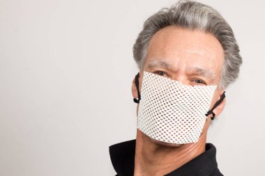 Son sınıf öğrencisi, Ev yapımı, Solunabilir, 19 maskeli.