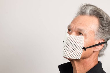 Son sınıf öğrencisi, Ev yapımı, Solunabilir, 19 maskeli.