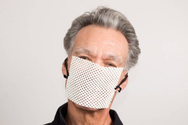 Son sınıf öğrencisi, Ev yapımı, Solunabilir, 19 maskeli.