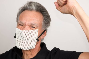 Son sınıf öğrencisi, Ev yapımı, Solunabilir, 19 maskeli.